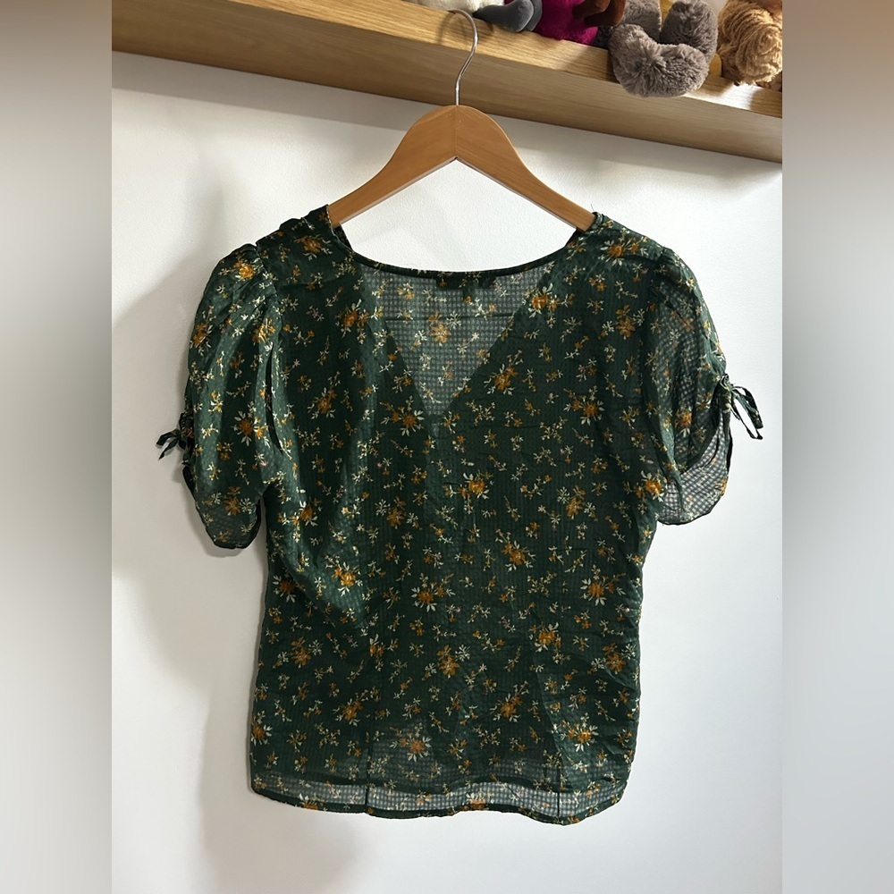 Madewell “ Silk Evie Tie-Sleeve Top in Fresh Sprigs” size 2 - Picture 8 of 8